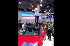 郑州市场监管局回应 “特斯拉车主车顶维权”