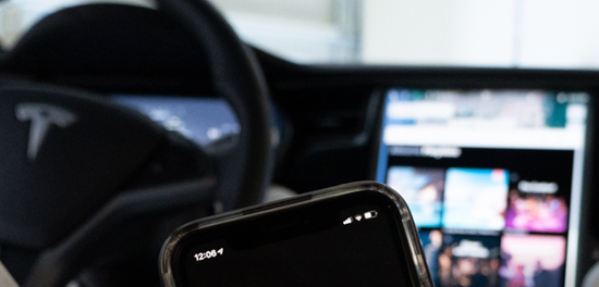 特斯拉新版手机 App 曝光:整合保险服务和全自动驾驶