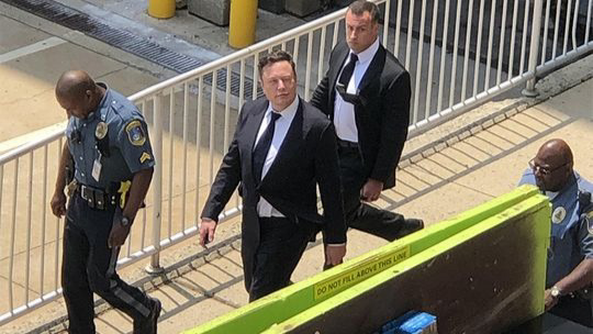 马斯克:特斯拉收购 SolarCity 是因为不想只做汽车公司