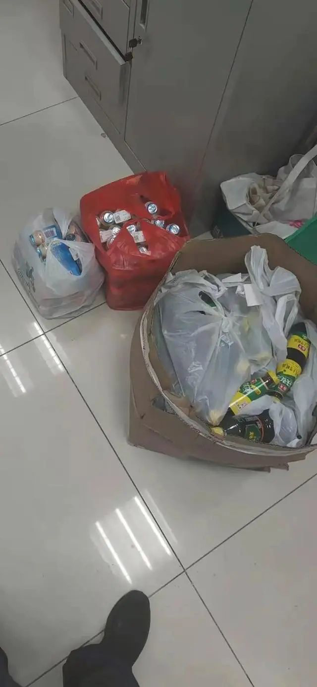 “羊毛党”玩脱了,买菜平台前员工用优惠券狂薅 45.5 万元被逮捕