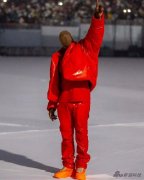 侃爷创造苹果 Apple Music 直播纪录，330 万人观看!