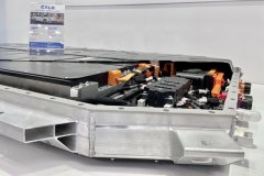 锂电产业“军备竞赛”开启，海量产能冲击产业链!