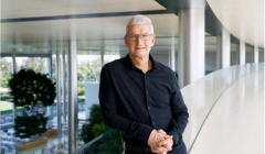 十年前的今天库克正式从乔布斯手中接任苹果公司 CEO