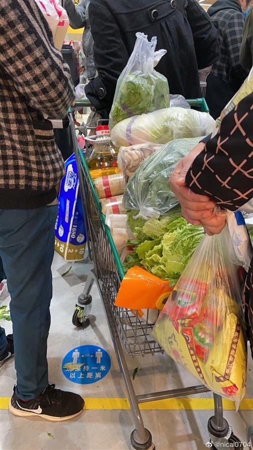 网传常州大批市民排队抢购物资，商务局发声