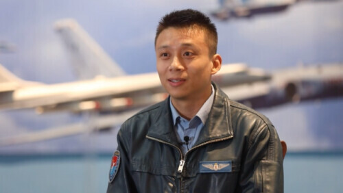 提气！轰-6K飞行员谈绕岛巡航：谁还不在自家院子里转一转