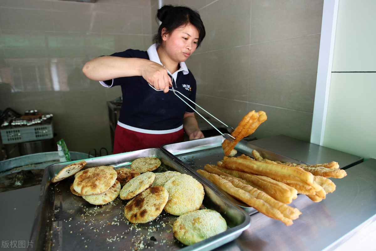 卖早饭每天赚钱吗（适合一个人卖的早餐摊）