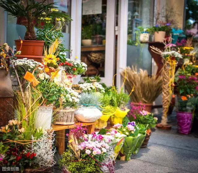 小县城开花店怎么样（开个花店需要的成本）